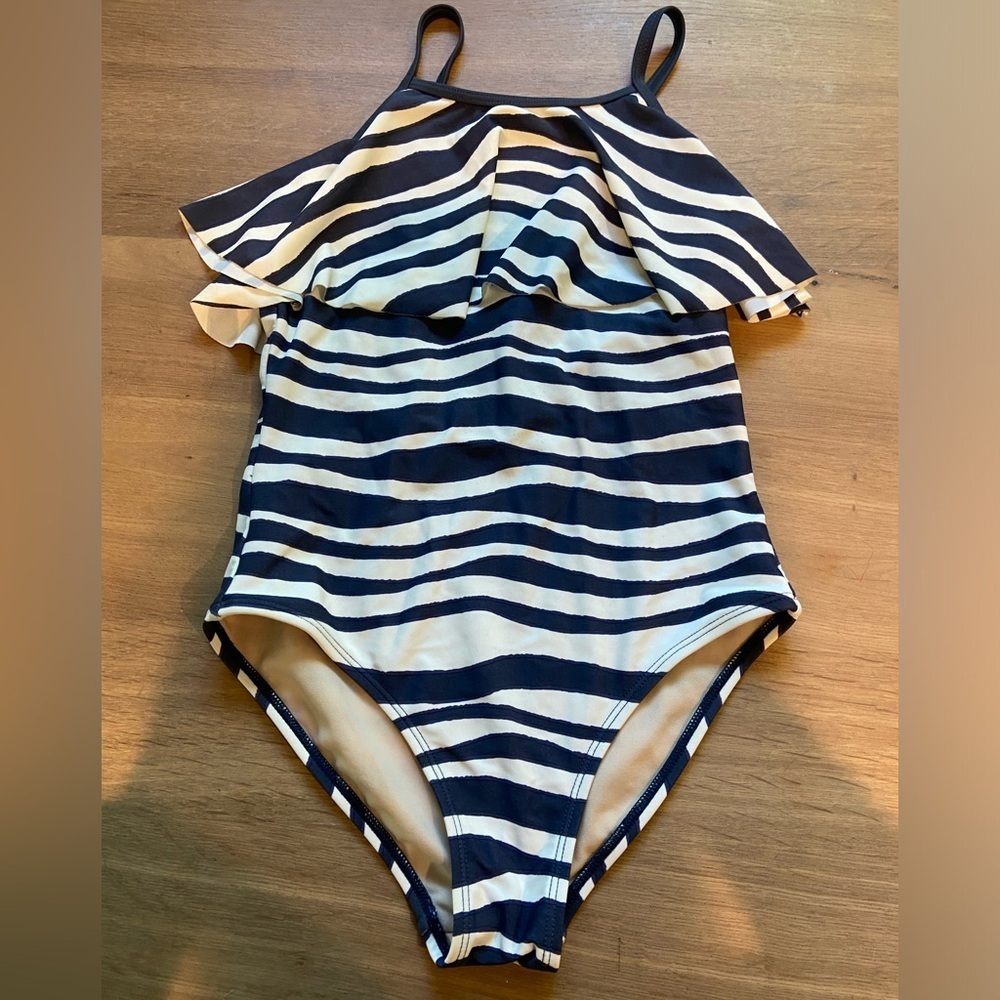 Tea Collection Swimsuit and Rashguard 🩱 - Picture 4 of 4